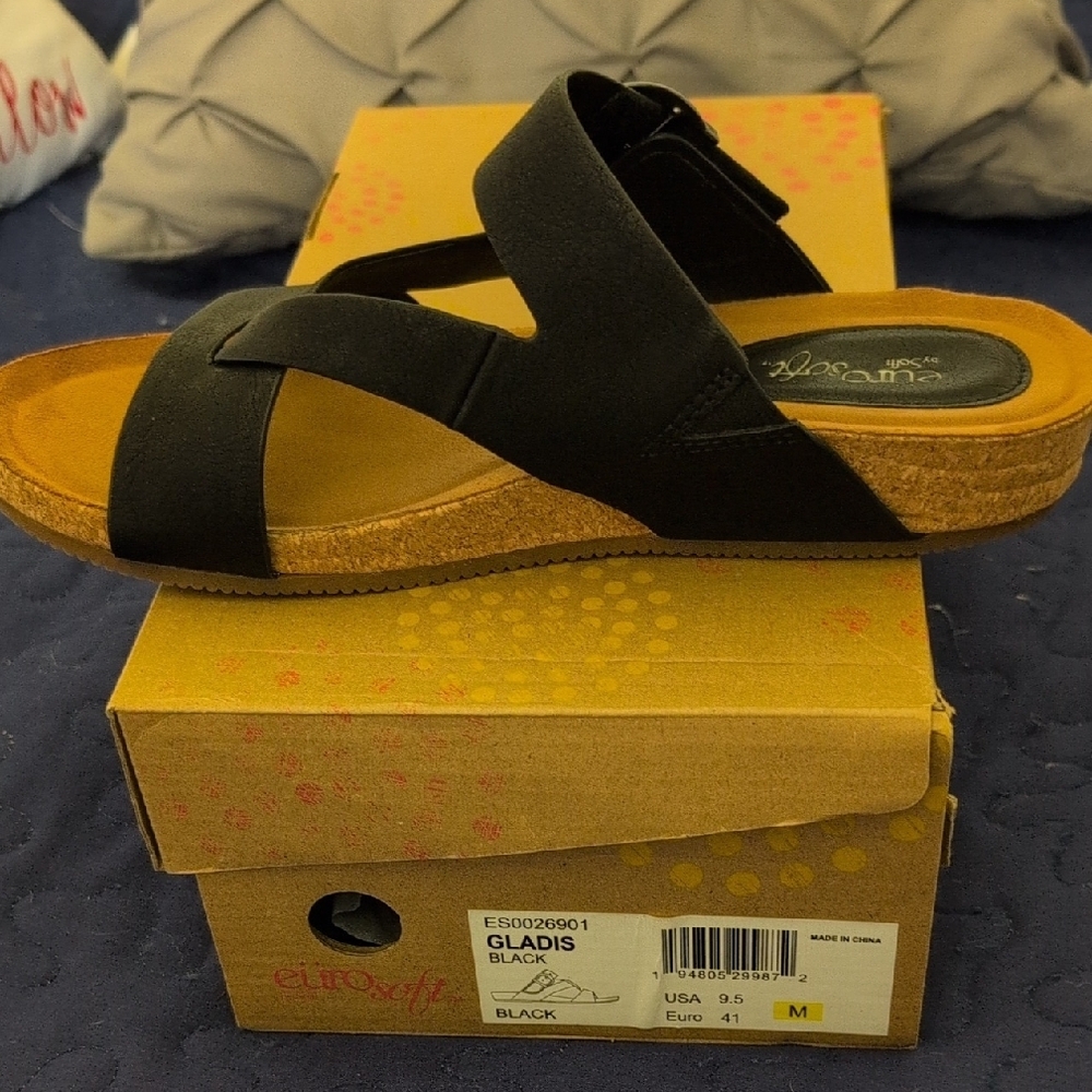 EuroSoft Gladis Black Women's Strappy Sandals - Picture 7 of 8